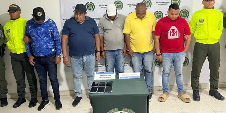 Cayeron “Los Máquinas”, dedicados a estafar a empresarios con ventas de maquinaria amarilla