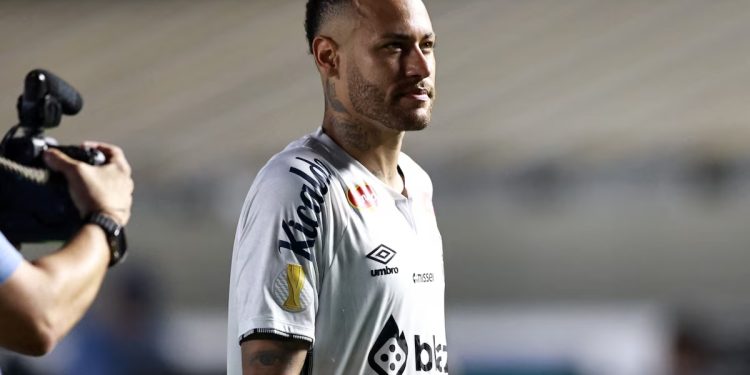 Neymar queda fuera del partido contra Colombia por lesión: Brasil convoca a su reemplazo