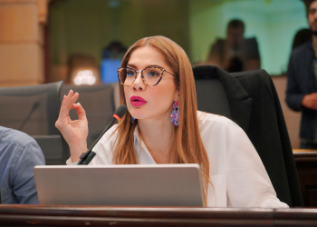 Proponen incluir la rebaja del salario de los congresistas en la consulta popular