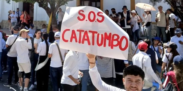 OCHA alerta sobre crisis humanitaria en Colombia: más de 695.000 personas afectadas en dos meses