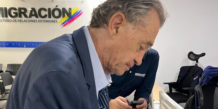 ¿Quién es el exnarcotraficante Carlos Lehder, detenido tras llegar a Colombia?