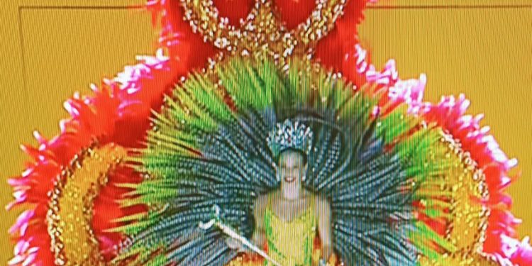 Reinas del Atlántico y Barranquilla lucen talento local en sus coronaciones