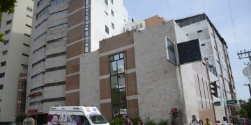 Adolescente quemada con ácido en Sucre: Madre pide justicia tras ataque inexplicable