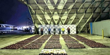 Armada de Colombia incauta 1.2 toneladas de marihuana tras intensa persecución en el Pacífico