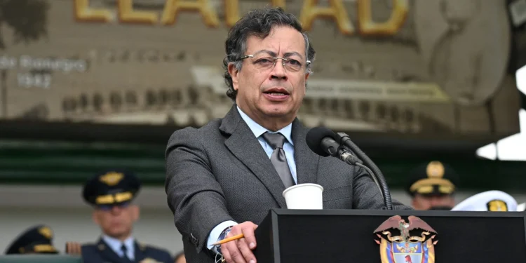 Reacciones políticas por la Reforma Laboral y la consulta popular de Petro: despidos, confrontaciones y riesgos para el gobierno