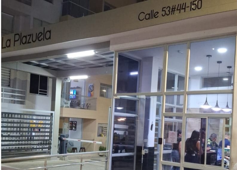 Mujer muere tras caer desde el piso 13 de un edificio en Barranquilla