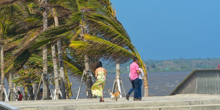 Alerta naranja en el Atlántico por vientos de alta intensidad