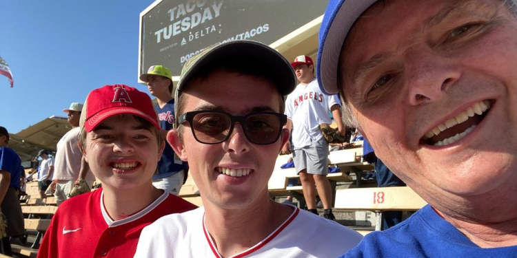 Joven murió tras sufrir hemorragia cerebral luego de subirse a montaña rusa en Six Flags