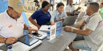 Barranquilleros se ponen al día con sus servicios gracias a la primera brigada de servicios públicos