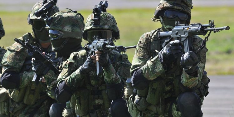 Ejército abate a tres integrantes del Clan del Golfo en Antioquia y captura a cinco más