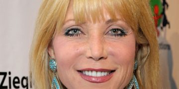 Hallan sin vida a Pamela Bach, actriz de ‘Los guardianes de la bahía’, a los 62 años