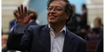 Petro acusa a la Fiscalía de investigarle sin competencia, pero fuentes desmienten la afirmación