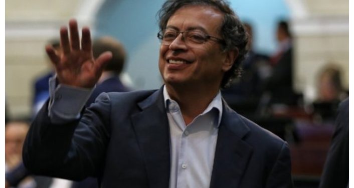 Petro acusa a la Fiscalía de investigarle sin competencia, pero fuentes desmienten la afirmación