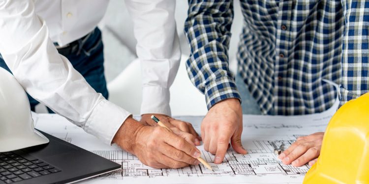 Asociación de Ingenieros advierte sobre aumento tarifario en la Costa y critica uso político de la crisis energética