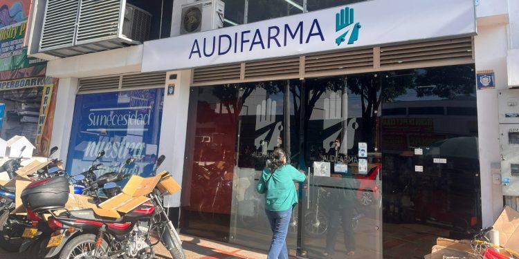 Minsalud denuncia a Audifarma por presunta retención de medicamentos esenciales