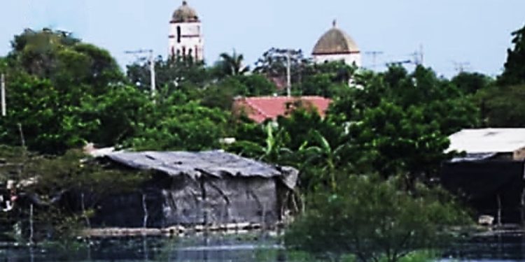 Impactante hallazgo en Santo Tomás: encuentran cadáver atado en la Laguna Los Cristalinos