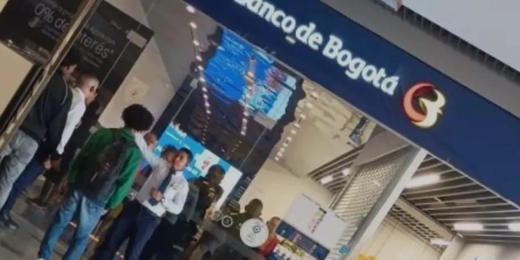 Balacera en el Centro Comercial Parque Alegra: tres capturados tras robo en Banco de Bogotá
