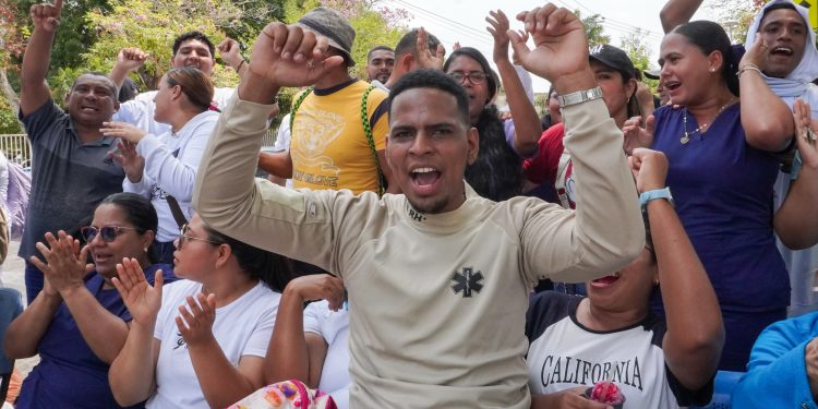 Trabajadores del Cari Mental retoman protestas: exigen pago de salarios atrasados