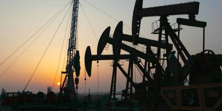 El crudo de ptroleo Brent cae más del 4% tras la imposición de aranceles recíprocos de EE. UU.