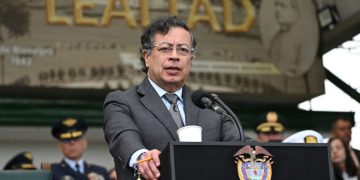 Gobierno ordena suspensión de operaciones ofensivas contra tres bloques de las FARC-EP