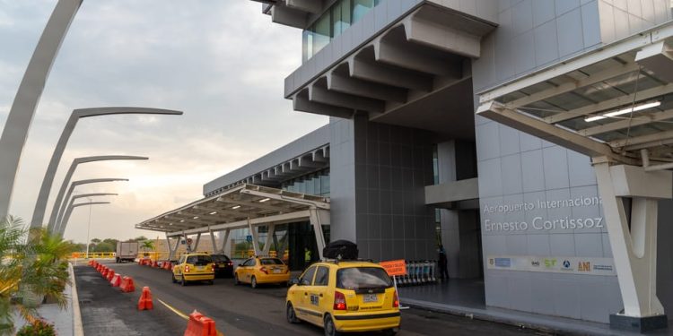 Barranquilla alza vuelo: MinTransporte respalda creación de centro de mantenimiento aeronáutico en el Ernesto Cortissoz