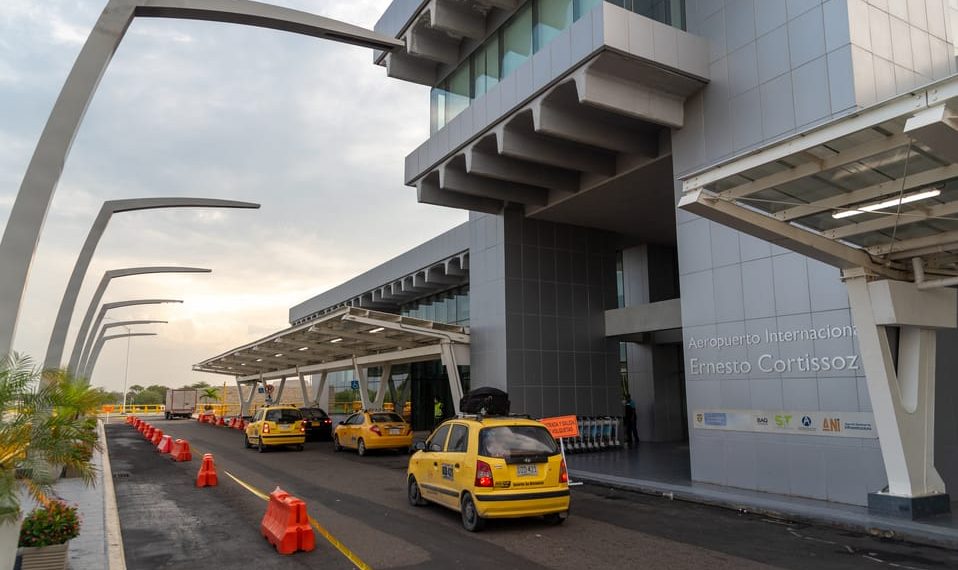 Barranquilla alza vuelo: MinTransporte respalda creación de centro de mantenimiento aeronáutico en el Ernesto Cortissoz