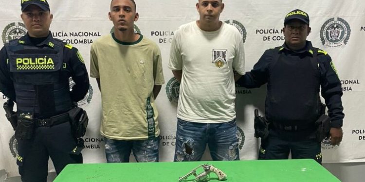 Asesinan a un hombre en su terraza en el barrio Las Nieves; capturan a los presuntos responsables