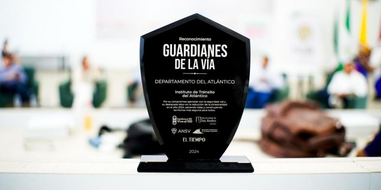Instituto de Tránsito del Atlántico recibe reconocimiento nacional por su compromiso con la seguridad vial