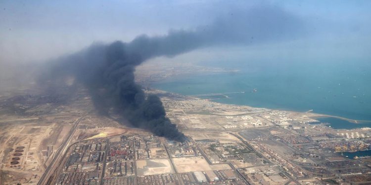 A 65 asciende el número de muertos por la explosión del puerto iraní