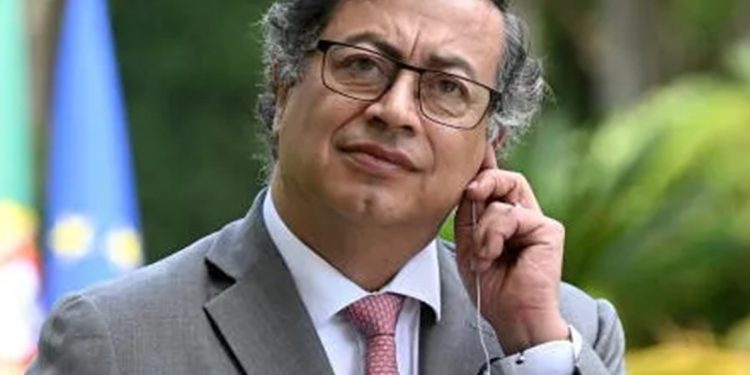 Corte Constitucional frena investigación del CNE contra campaña Petro mientras se resuelve tutela