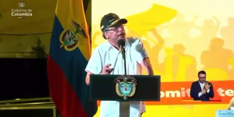 “Mucho HP”: Petro insulta a Efraín Cepeda por oponerse a la consulta popular de la reforma laboral
