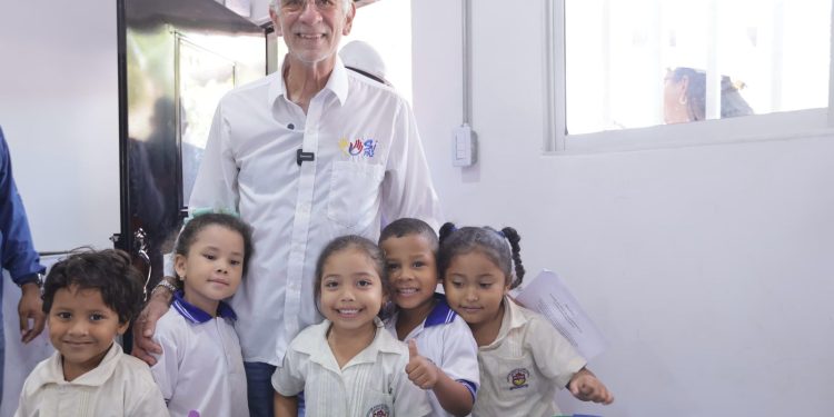 Gobernador Eduardo Verano sigue apostándole a la educación: entregó 12 colegios transformados