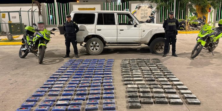 Incautan 198 kilos de cocaína en una camioneta en La Guajira