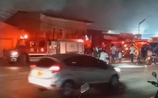 Fuerte incendio consumió una bodega en el suroccidente de Barranquilla