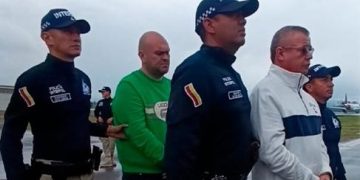 Extraditan a 8 presuntos capos de la mafia requeridos por EE.UU. por narcotráfico