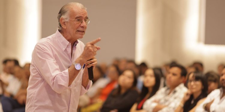 Gobernador Verano le pone tarea a 364 nuevos docentes del Atlántico que recibieron inducción