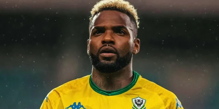 Muere el futbolista Aaron Boupendza en confusas circunstancias en China
