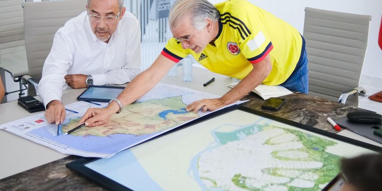 Gobernación del Atlántico y expertos holandeses evalúan nuevas soluciones a erosión costera