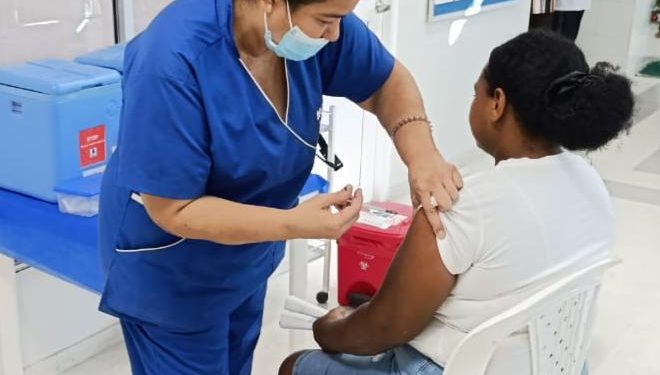 Por aumento de viajes en Semana Santa, Barranquilla refuerza vacunación contra la fiebre amarilla