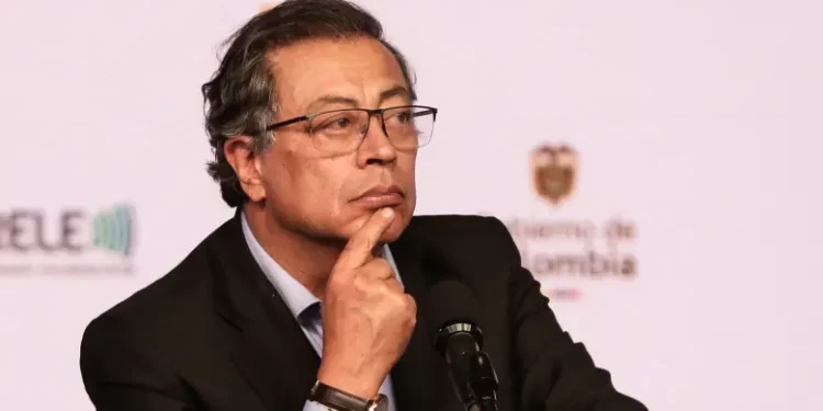 Según la encuesta ‘Pulso País’, el 64% de los Colombianos cree que el país va por mal camino y desaprueban la gestión de Petro