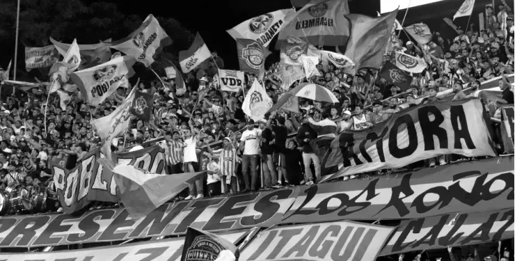 Pelea entre hinchas de Atlético Nacional deja un muerto y un herido en Porto Alegre
