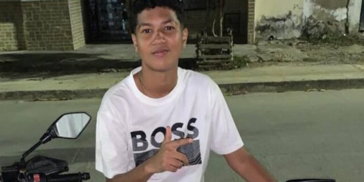 Tragedia en Manatí: menor de 14 años muere tras accidente entre moto y carro