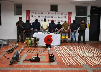 Dos unidades de producción minera ilegal y la captura de siete sujetos por extracción ilícita de yacimientos mineros en medio de operación militar en Argelia, Antioquia