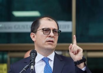 Francisco Barbosa denuncia amenazas de muerte tras crítica a consulta popular
