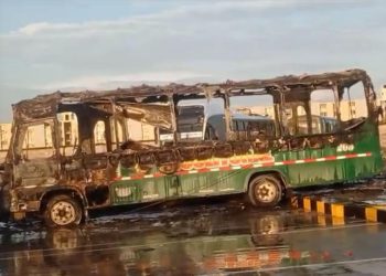 Bus quedó incinerado en parqueadero de Coolitoral, vía Granabastos – Soledad