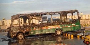 Bus quedó incinerado en parqueadero de Coolitoral, vía Granabastos – Soledad