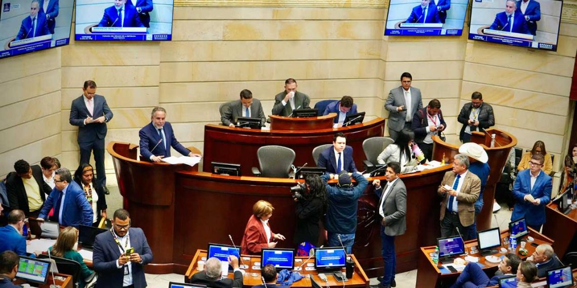 Senado ratifica votación que hundió la Consulta Popular: 49 votos en contra y 47 a favor