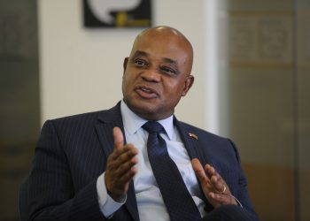 Luis Gilberto Murillo lanza su candidatura presidencial para 2026 con mensaje de independencia