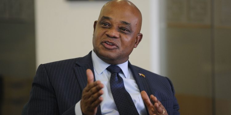 Luis Gilberto Murillo lanza su candidatura presidencial para 2026 con mensaje de independencia