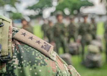 Ataque con drones en Cauca deja cuatro militares heridos: Ejército responsabiliza a disidencias Carlos Patiño